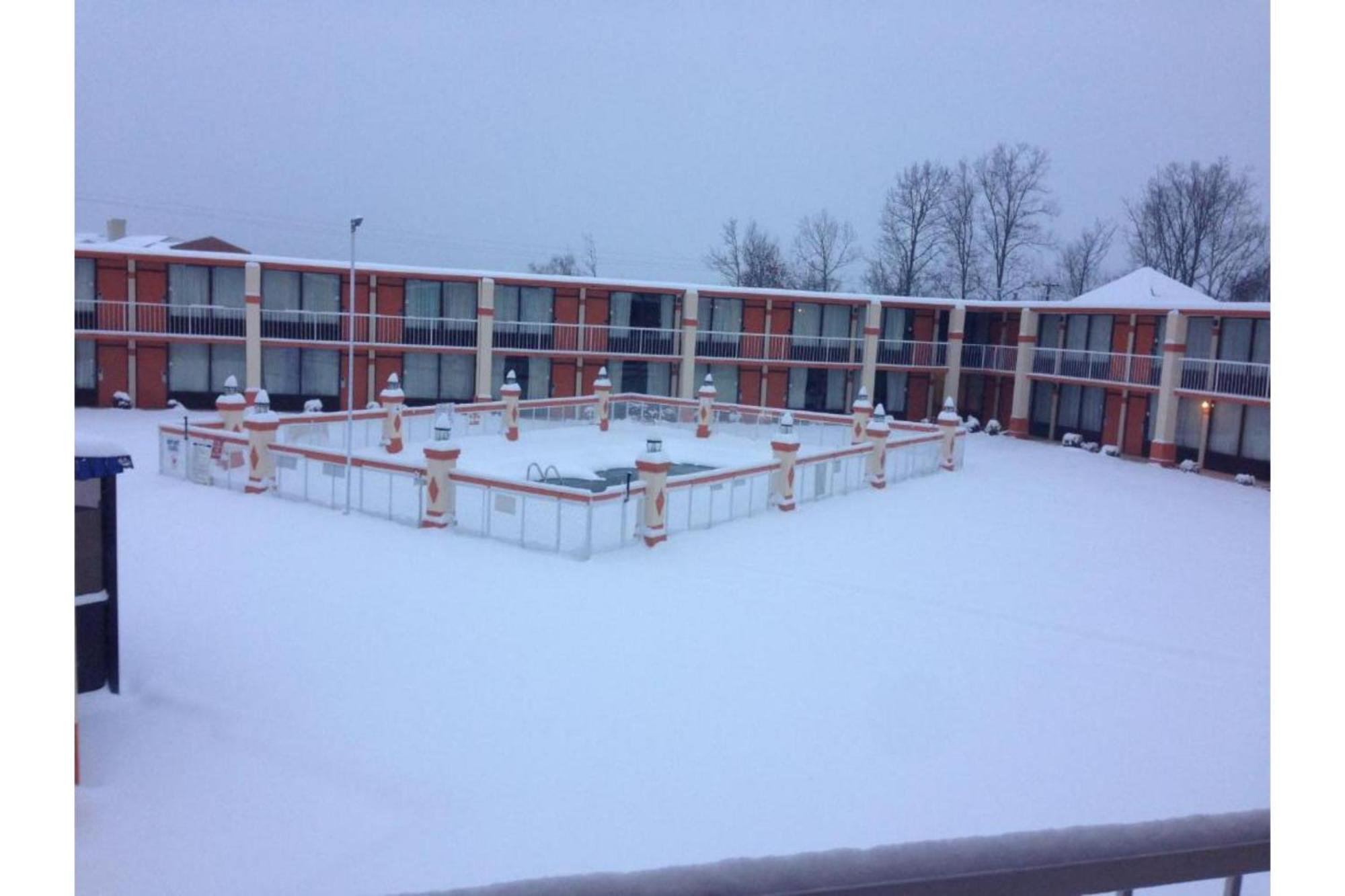 Oyo Hotel Greensboro East I 40 Экстерьер фото