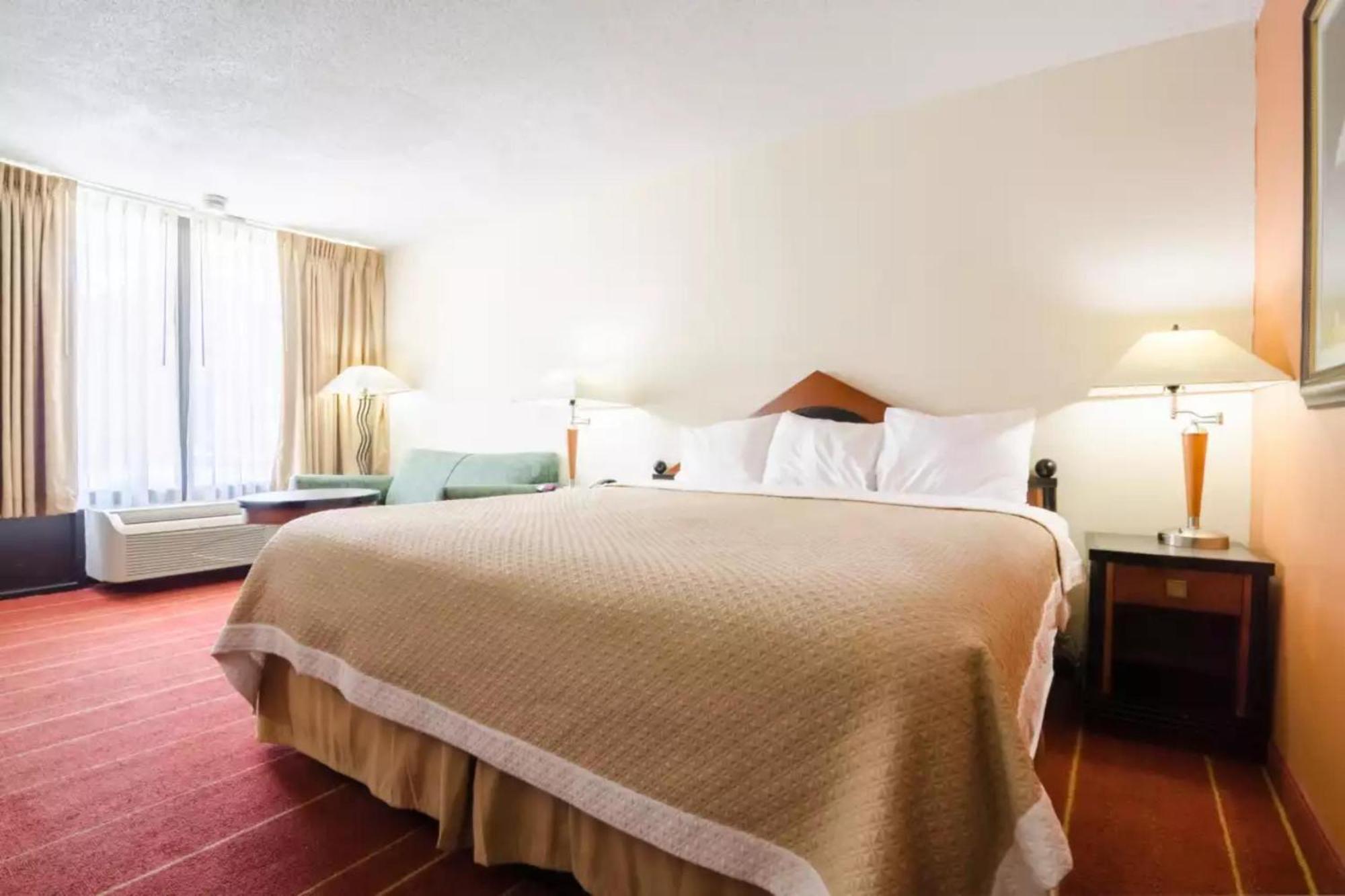 Oyo Hotel Greensboro East I 40 Экстерьер фото