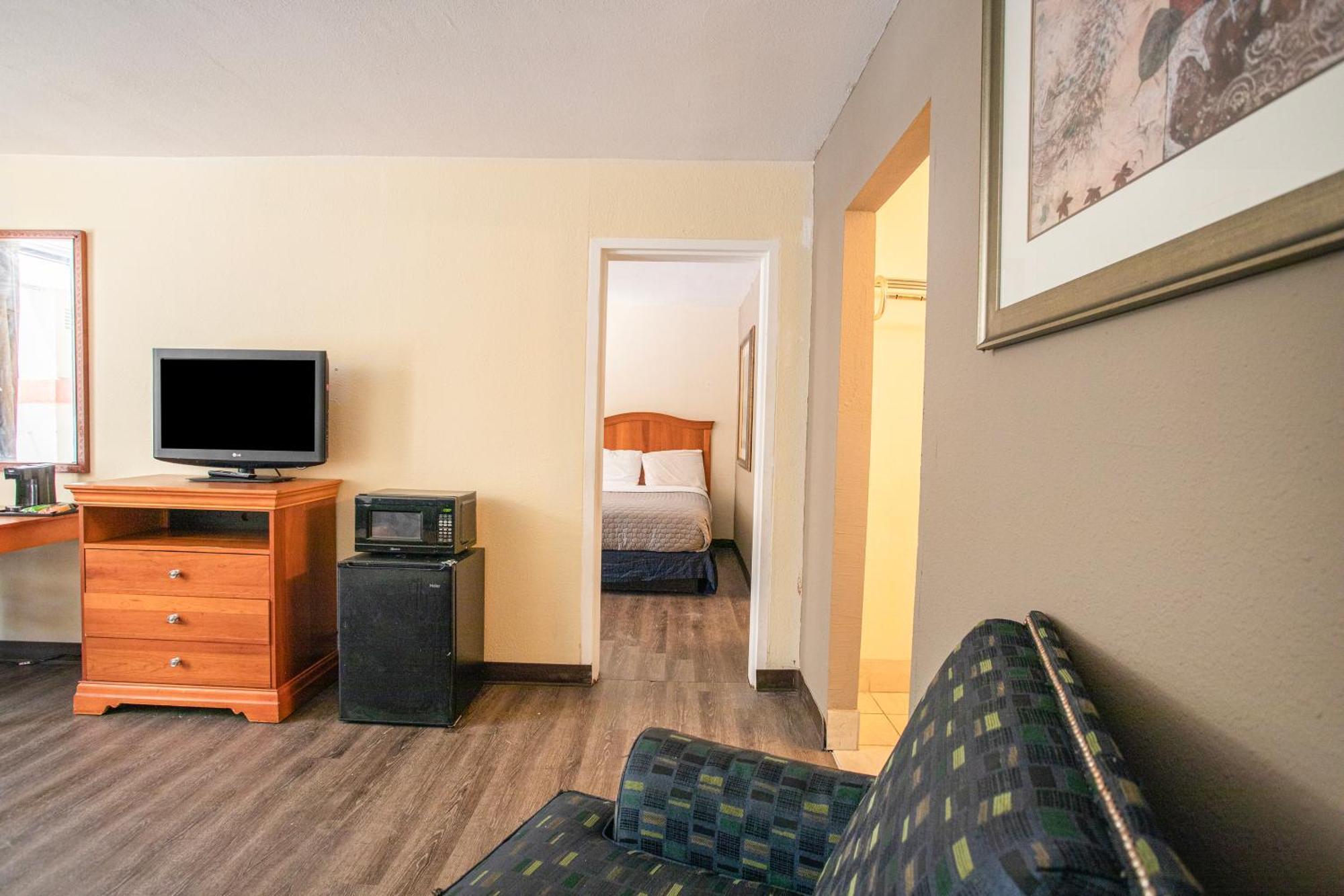 Oyo Hotel Greensboro East I 40 Экстерьер фото