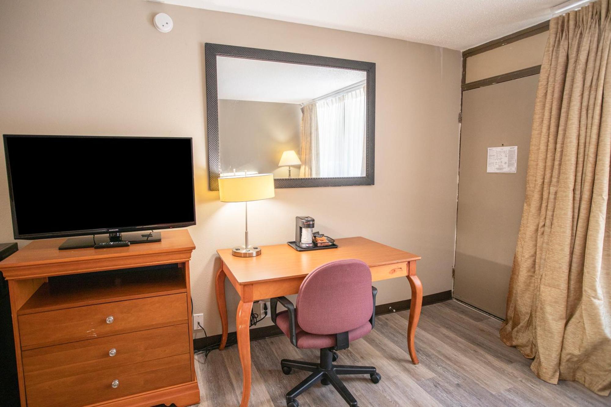 Oyo Hotel Greensboro East I 40 Экстерьер фото